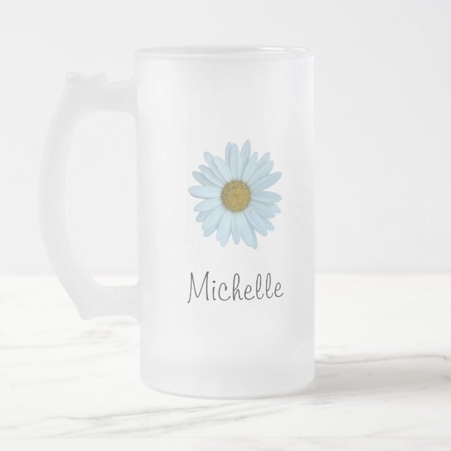 Cute Monogram White Daisy Frostat Ölglas (Vänster)