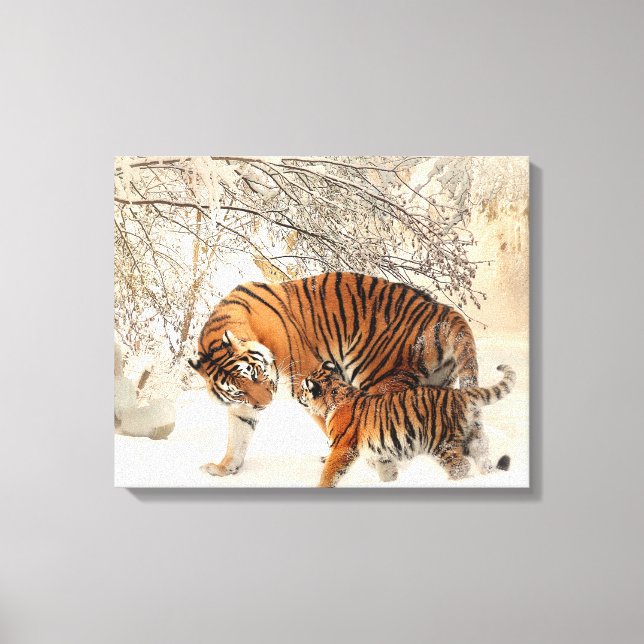 Cute Mor Tiger med Baby i Snö Canvastryck (Framsida)