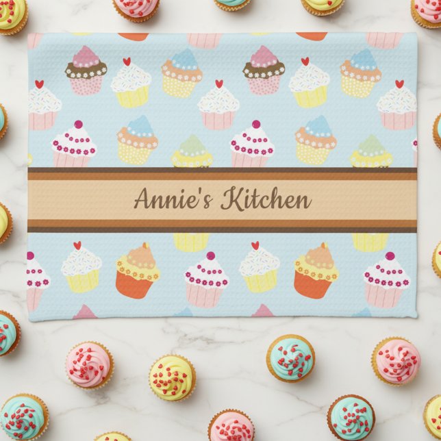 Cute Muffinss Personlig Kitchen Towel Kökshandduk (Colorful cupcake kitchen towel with custom name.)