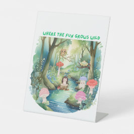 Cute Mushroom-vänner med sina skogskollegor