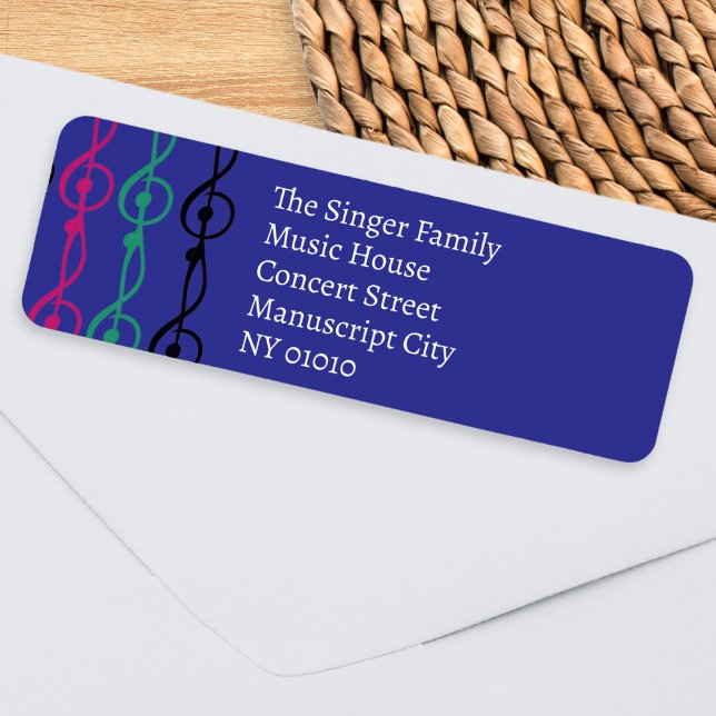 Cute Music-test av färgat Treble Clef Mönster Returadress Etikett (A personalized address label with a musical theme, with colorful treble clefs on a blue background)