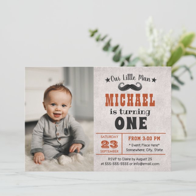 Cute Mustache Boy Photo 1st Birthday Party Inbjudningar (Stående Fram)