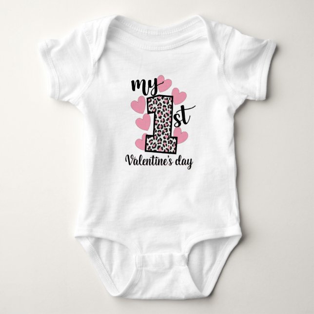 CUTE MY FIRST VALENTINES DAY SAYING T SHIRT (Framsida)