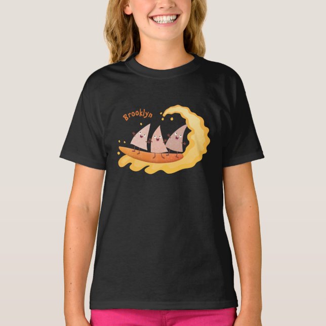 Cute nachos maj chip surfande tecknad t shirt (Framsida)