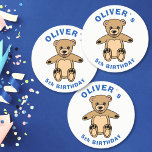Cute Nalle Blue Barns födelsedag Party Underlägg Papper Rund<br><div class="desc">Cute Nalle Blue Barns födelsedag Party Pappra Kopp. En söt liten nalle. Texten står i blå färg. Lägg till ditt namn och din ålder.</div>