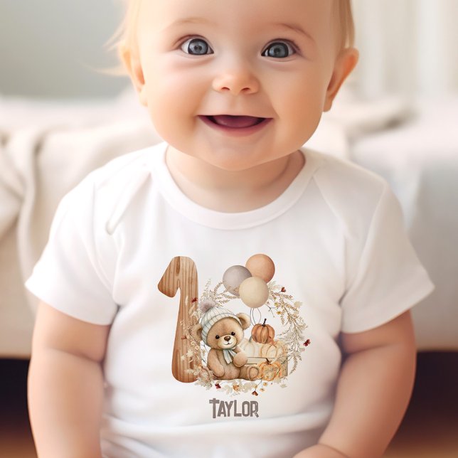 Cute Nalle Fall Beary 1:a födelsedagen T Shirt (Cute bodysuit for fall 1st Birthday with teddy bear, pumpkins, balloons and big wooden number one.)