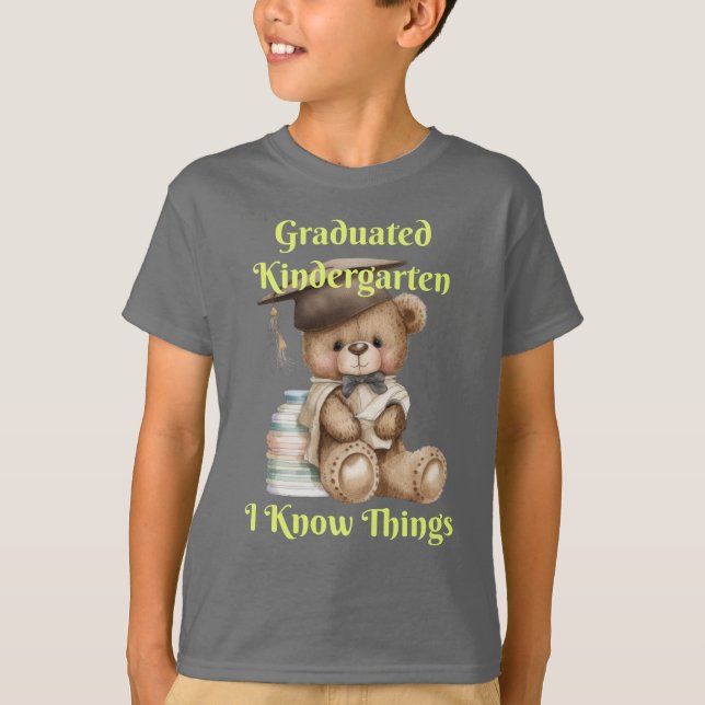 Cute Nalle Kindergarten Grad Knows Sak T Shirt (Framsida)