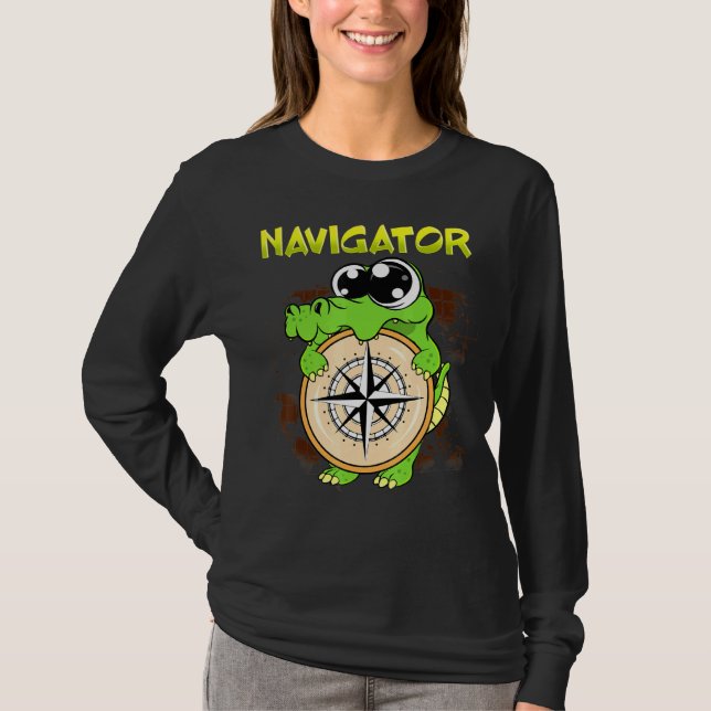 Cute Navigator Pun Alligator Holding Compass T Shirt (Framsida)