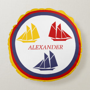 Cute Navy Blue Red Gult Sailboat-Rand nautiskt Rund Kudde
