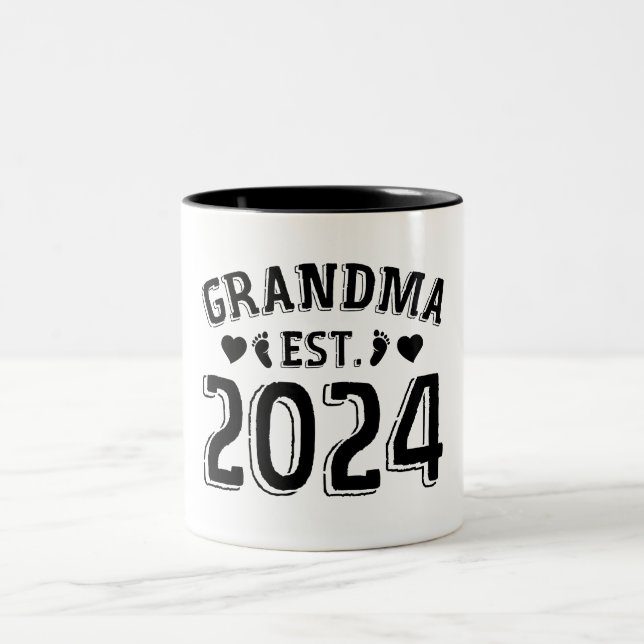 Cute New Grandma, etablerad 2024 Två-Tonad Mugg (Center)