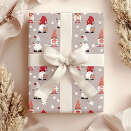 Cute Nordic Gnomes Winter Red Rosa Grått White Presentpapper