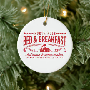 Cute North Pole Bed and Breakfast Julgransprydnad Keramik