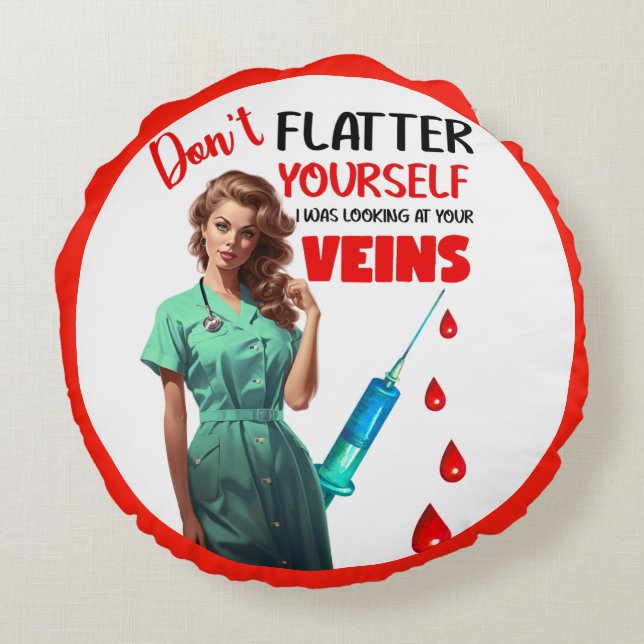 Cute Nostalgic Nurse Pinup Flatter inte själv Rund Kudde (Baksidan)