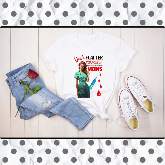 Cute Nostalgic Nurse Pinup Flatter inte själv T Shirt (Skapare uppladdad)