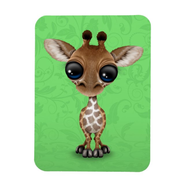Cute Nyfikna Baby Giraffe på Grönt Magnet (Vertikal)