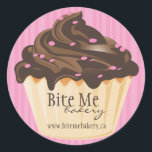 Cute och Whimsical Bakery Stickers Runt Klistermärke<br><div class="desc">Designad av Jennifer Cambray - Copyright 2010</div>