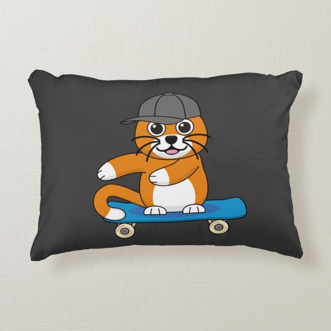 Cute Orange Cat på Skateboard-Tecknad Prydnadskudde (Framsidan)