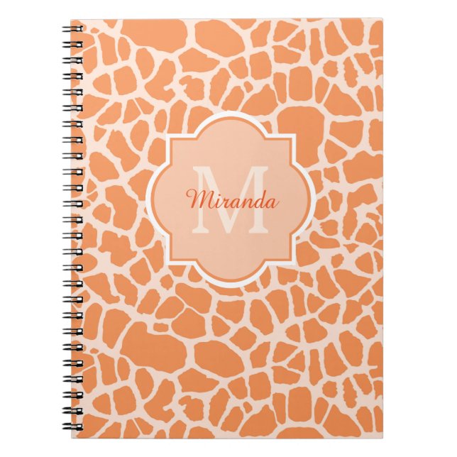 Cute Orange Giraffe Print Monogram och Namn Anteckningsbok Med Spiral (Framsidan)