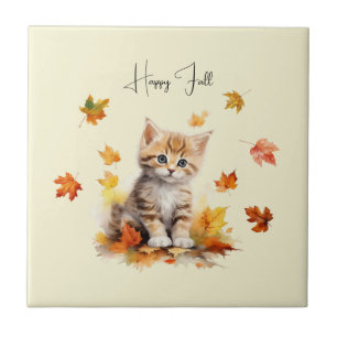 Cute Orange Tabby Kitten i Höst löv Kakelplatta