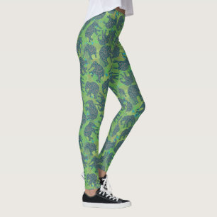 Cute Paisley Elephants on Leafy Grönt Background Leggings
