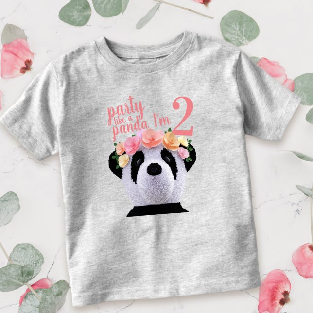 Cute Panda Bear Girl 2:a födelsedagsåldern Kids T- T Shirt (Pandas love to party! And so does your 2 year old. Here's their t-shirt to wear at their Panda Party)