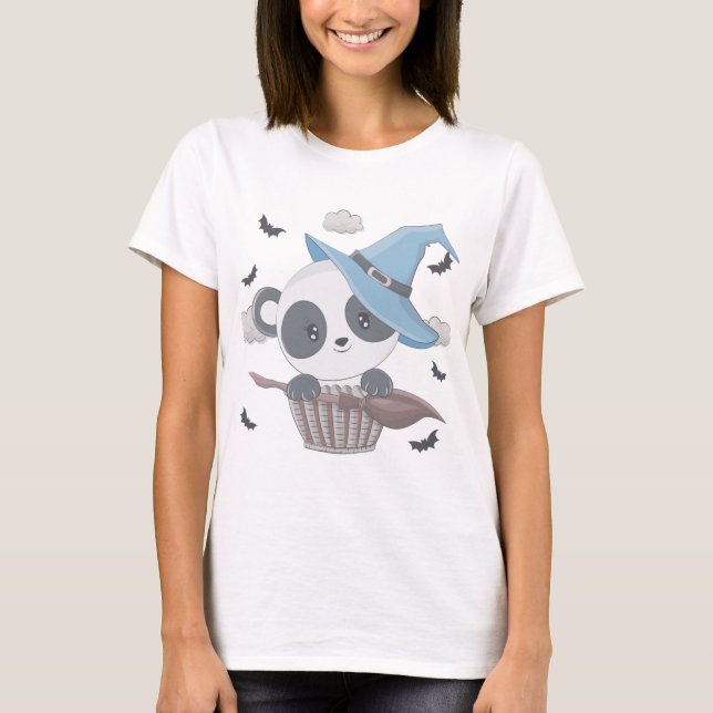 Cute Panda Witch, omringat av Fladdermus Halloween T Shirt (Framsida)
