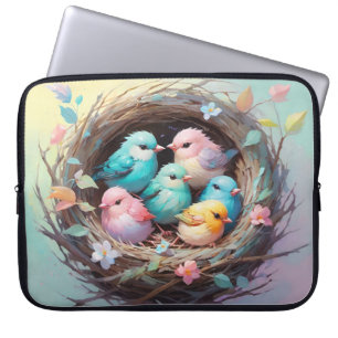 Cute Pastel Baby Birds in a Blommigt Nest Laptop Fodral