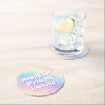 Cute Pastel Rainbow Gnistra Barns födelsedag Party Underlägg Papper Rund<br><div class="desc">Fira din lilla flickas födelsedag med den söt pastellregnbågen gnistra party pappra underlägg som har vackra vita brev med lila skugga för ditt barns namn. Denna magiska retorik är ett exempel på barndomen.</div>