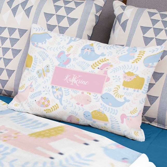 Cute Pastel Zoo Animal Monogrammed Girl Rosa Prydnadskudde (Skapare uppladdad)
