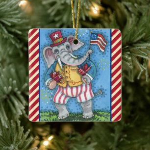 CUTE PATRIOTIC ELEPHANT WAVING AMERICAN FLAGGA JULGRANSPRYDNAD KERAMIK
