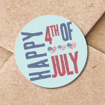 Cute Patriotic Party American Flagga 4:e juli Runt Klistermärke<br><div class="desc">Cute Patriotic USA American Flagga Heart 4:e juli Classic Round Sticker! Känslomt tittar amerikanska Flagga att bilda en röd,  vit och blå roligt! Anpassa färgen för bakgrunden och typsnitt om du vill! Fira stars och stripes med temat party i sommar.</div>