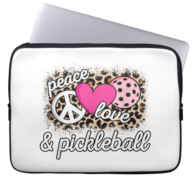 Cute Peace Kärlek Pickleball Player Funny Pickle B Laptop Fodral (Framsidan)