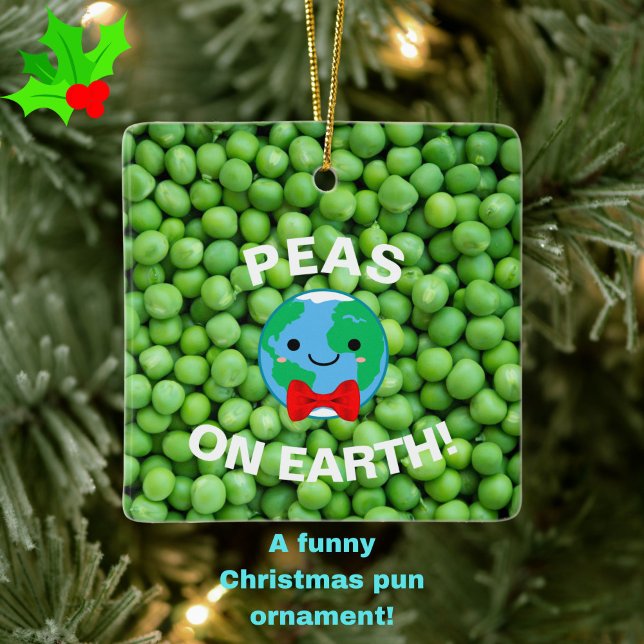 Cute "Peas on Earth", Pun-jultomten Julgransprydnad Keramik (Peas on Earth and Goodwill to All! A cute, funny Christmas pun ornament for your tree!)