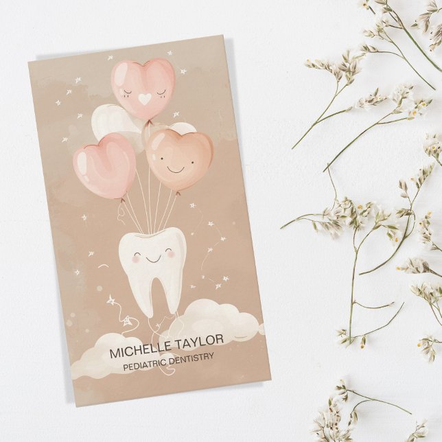 Cute Pediatriska familjen Dentist Tooth Smile Visitkort (cute tooth with balloons)