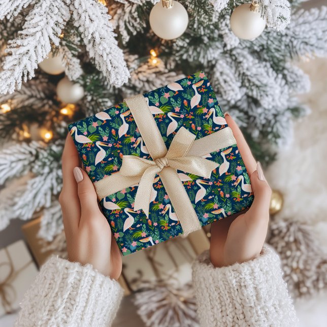 Cute pelicans, färgade tropiska blommor mönster presentpapper (Skapare uppladdad)