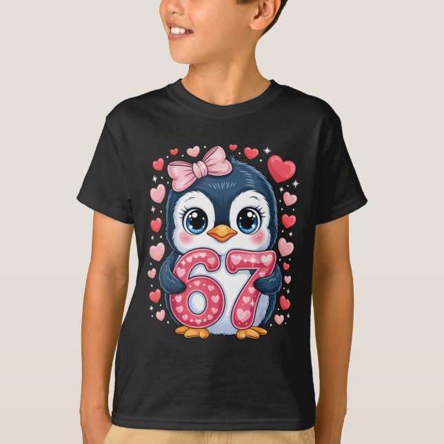 Cute Penguin 67 Six Seven Valentine Hearts 6 7 Mem T Shirt (Framsida)