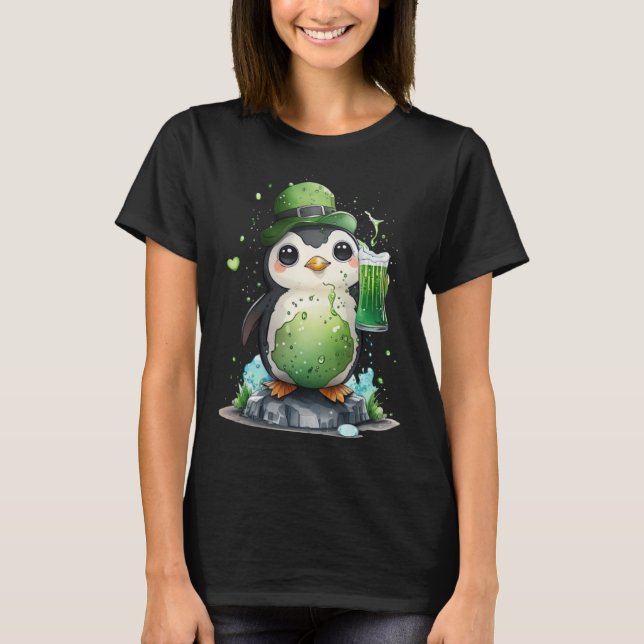 Cute Penguin Loves Beer St Patrick s Day T Shirt (Framsida)