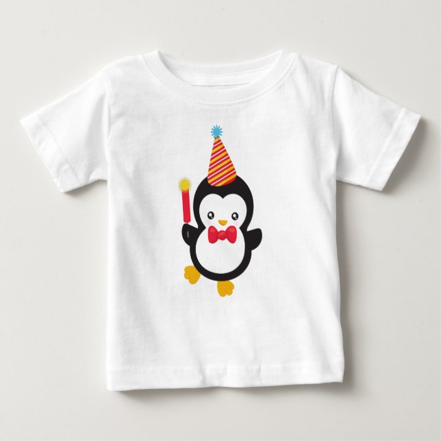 Cute Penguin, Party Hat, Firecracker, Bow Tie T Shirt (Framsida)