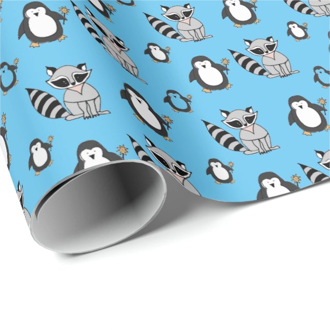 Cute Penguin Racoon Buddies Baby Gift Blue Presentpapper (Rullad Hörn)