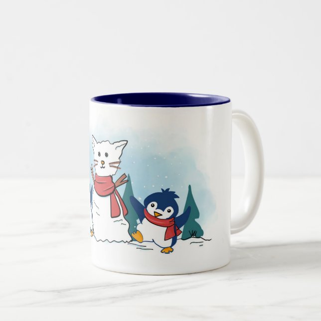 Cute Penguins building a Christmas Snowcat Två-Tonad Mugg (Framsida höger)