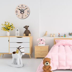 Cute Penguins Rosa Namn och Initialer Rund Klocka