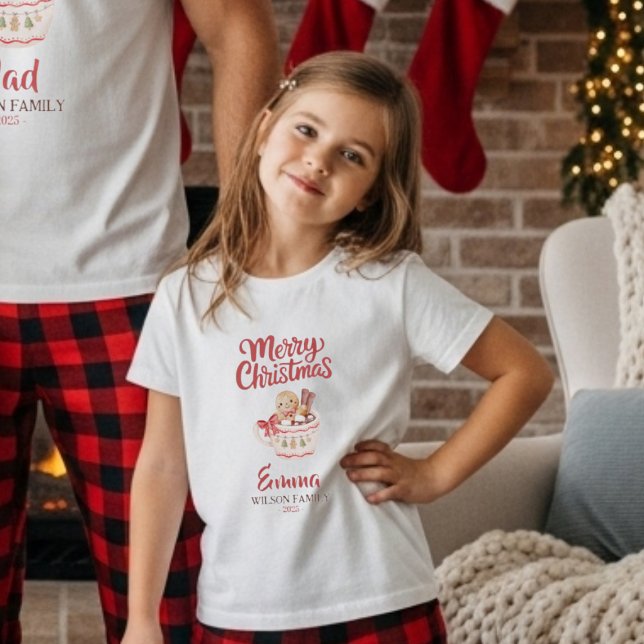 Cute Personalized “Merry Christmas” Family T-Shirt (Skapare uppladdad)