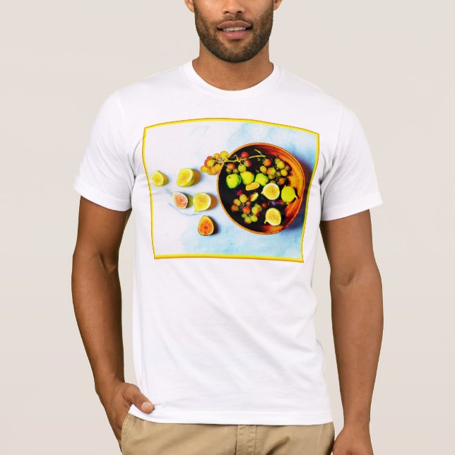 Cute Photo ’Figs and Grapes Fruits’. Köp nu T Shirt (Framsida)