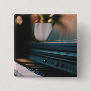 Cute Piano Artwork Knapp