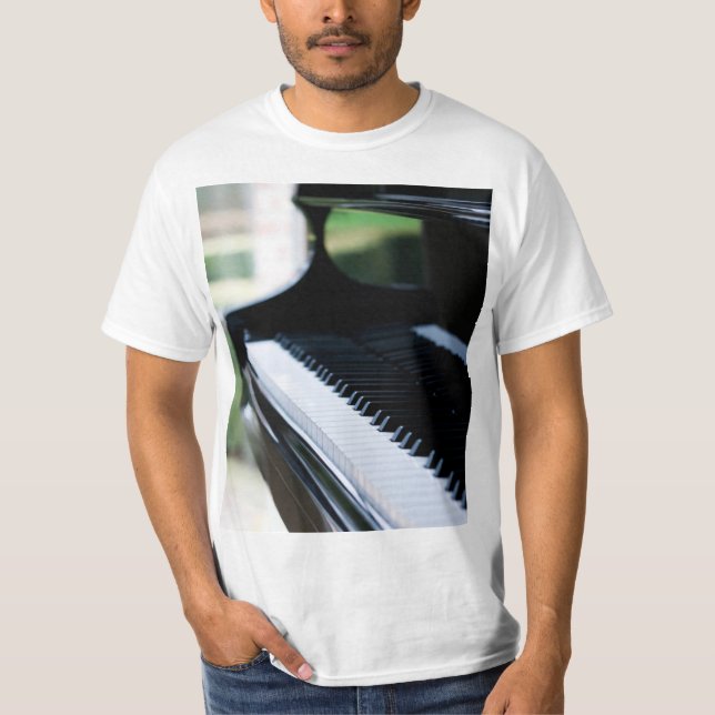Cute Piano Artwork T Shirt (Framsida)