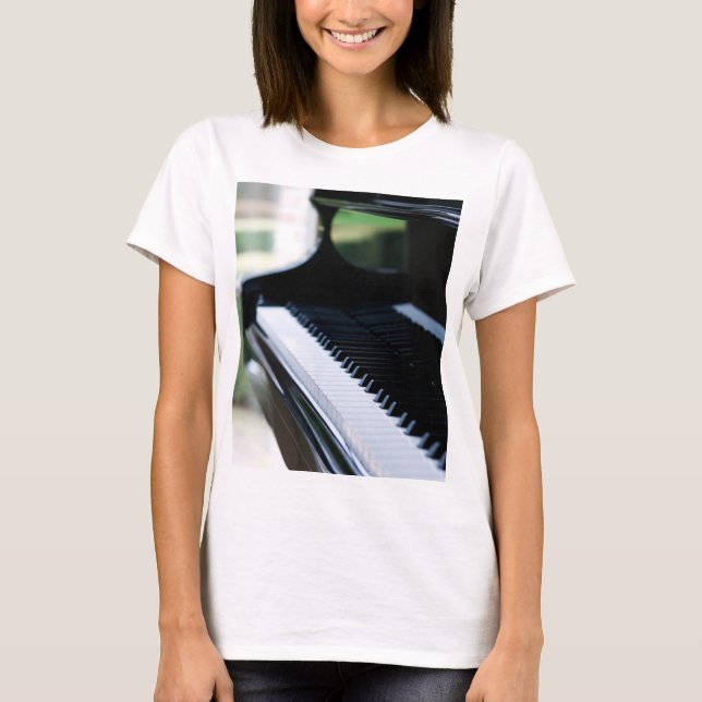 Cute Piano Artwork T Shirt (Framsida)