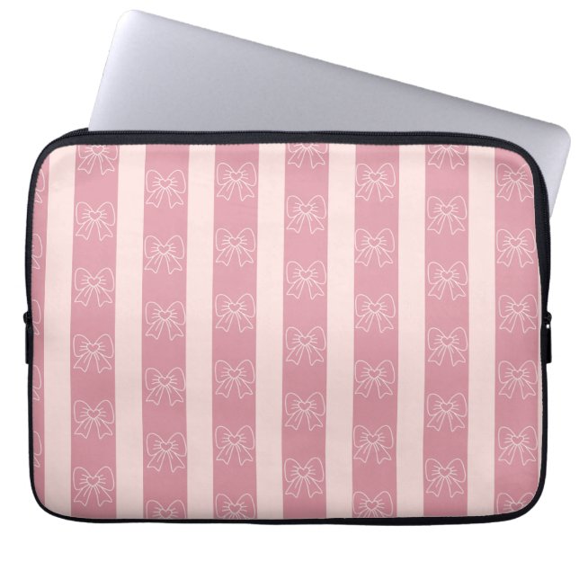 Cute Pink Bow Stripe Pattern – Girly Aesthetic Laptop Fodral (Framsidan)