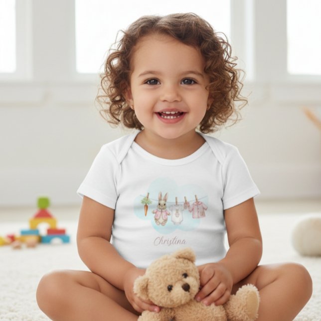 Cute Pink Clothesline Peter the Rabbit  T Shirt (Skapare uppladdad)