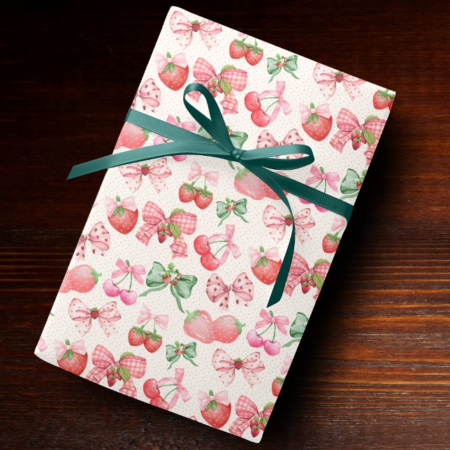 Cute Pink Coquette strawberry pattern Presentpapper (Skapare uppladdad)