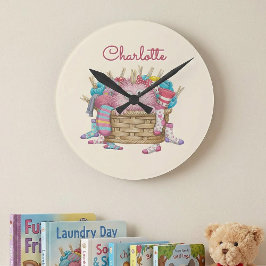 Cute Pink Fluffy Sock Monster Kids Design Rund Klocka